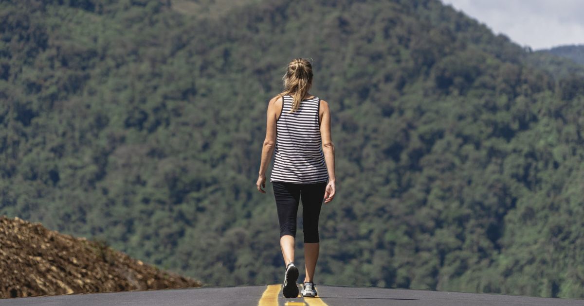 The Trend of Silent Walking: A Path to Reduce Stress and Unplug from Technology